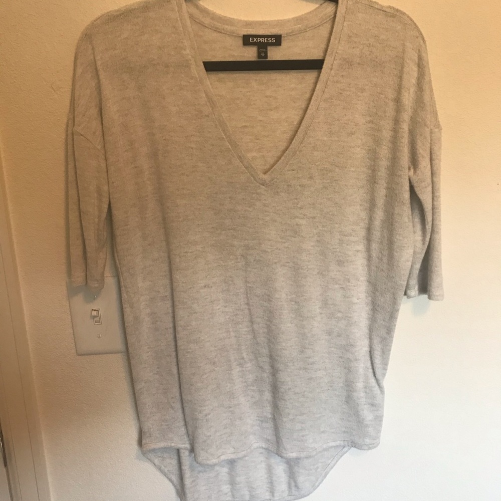 Cream knit v-neck shirt